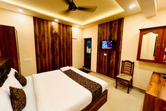 Thayamkery's Royal inn