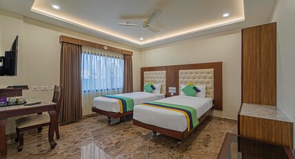 Treebo Aaravi Residency, 800 Mtrs From Promenade Beach Room Type - Deluxe Room