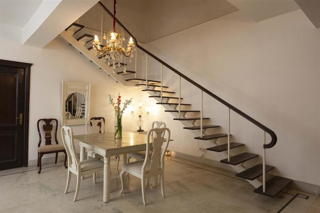 HOG Poshtel - Tap to explore photos