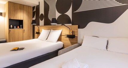 Mercure Metz Centre Room Type - Superior Room - 1 double bed and 1 sofa bed for 2 people Mercure Metz Centre Room Type - Superior Room - 1 double bed and 1 sofa bed for 2 people