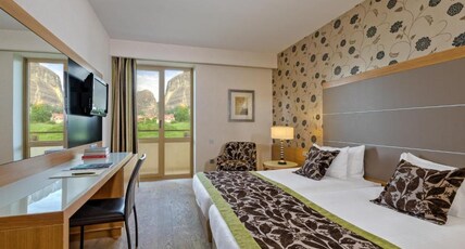 DIVANI METEORA HOTEL Room Type - EXECUTIVE ROOM WITH METEORA VIEW DIVANI METEORA HOTEL Room Type - EXECUTIVE ROOM WITH METEORA VIEW