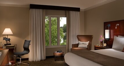 The Lakefront Anchorage Room Type - Deluxe King Room