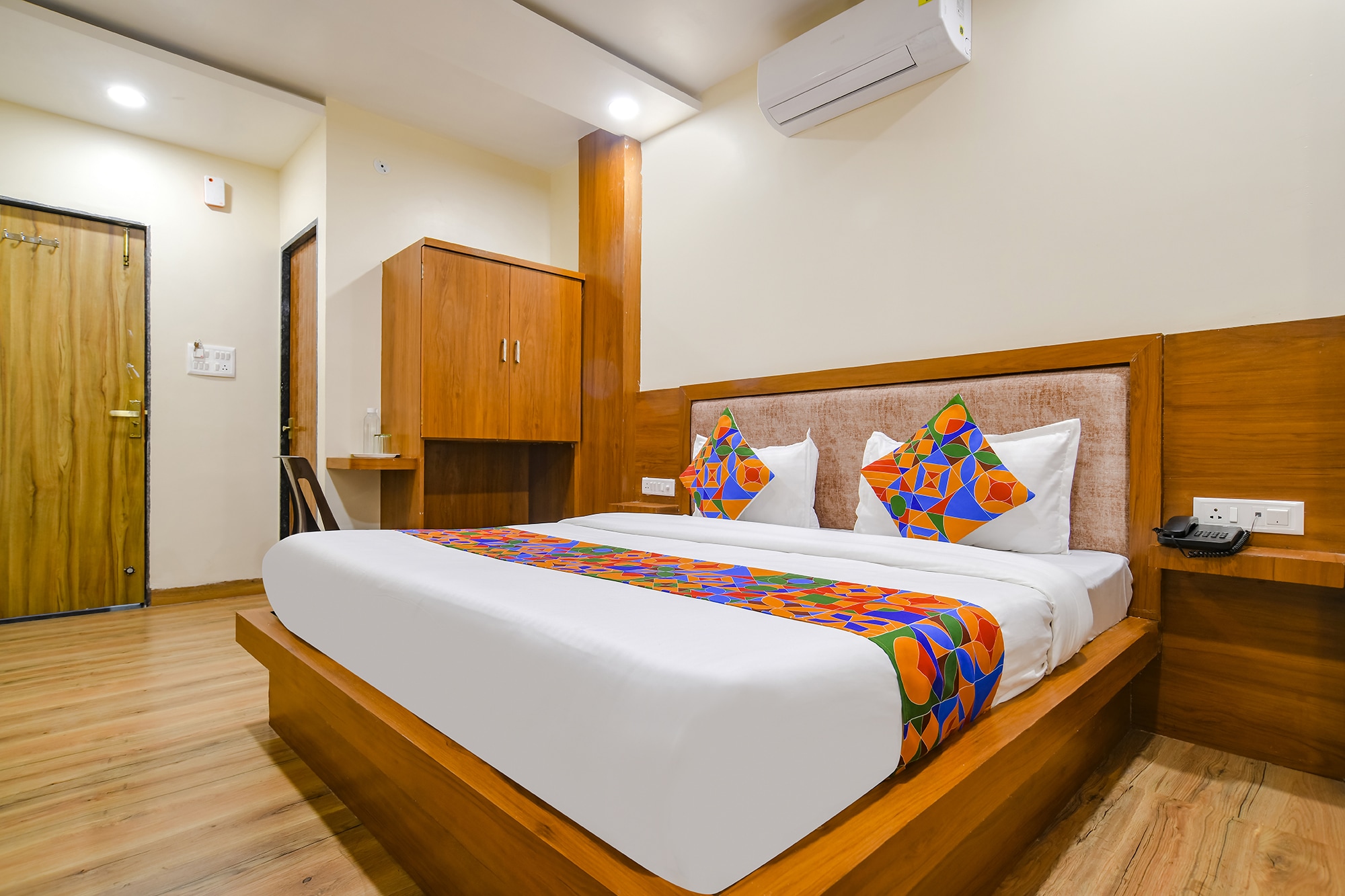 FabHotel Atharv - Airport - Tap to explore photos