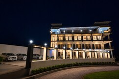 Sitara Premium Kempty Fall Resort