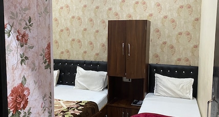 The India Palace Room Type - Three Bed Deluxe Room