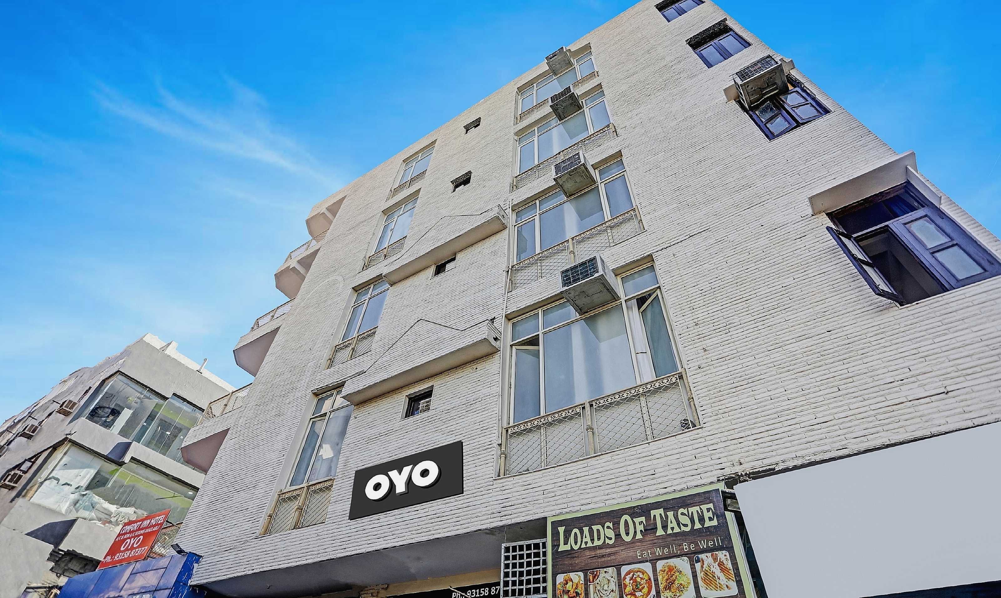 OYO 809907 Comfort Lounge - Tap to explore photos