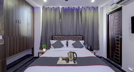 REDFOX Hotel Near US Biometric Room Type - Deluxe Room
