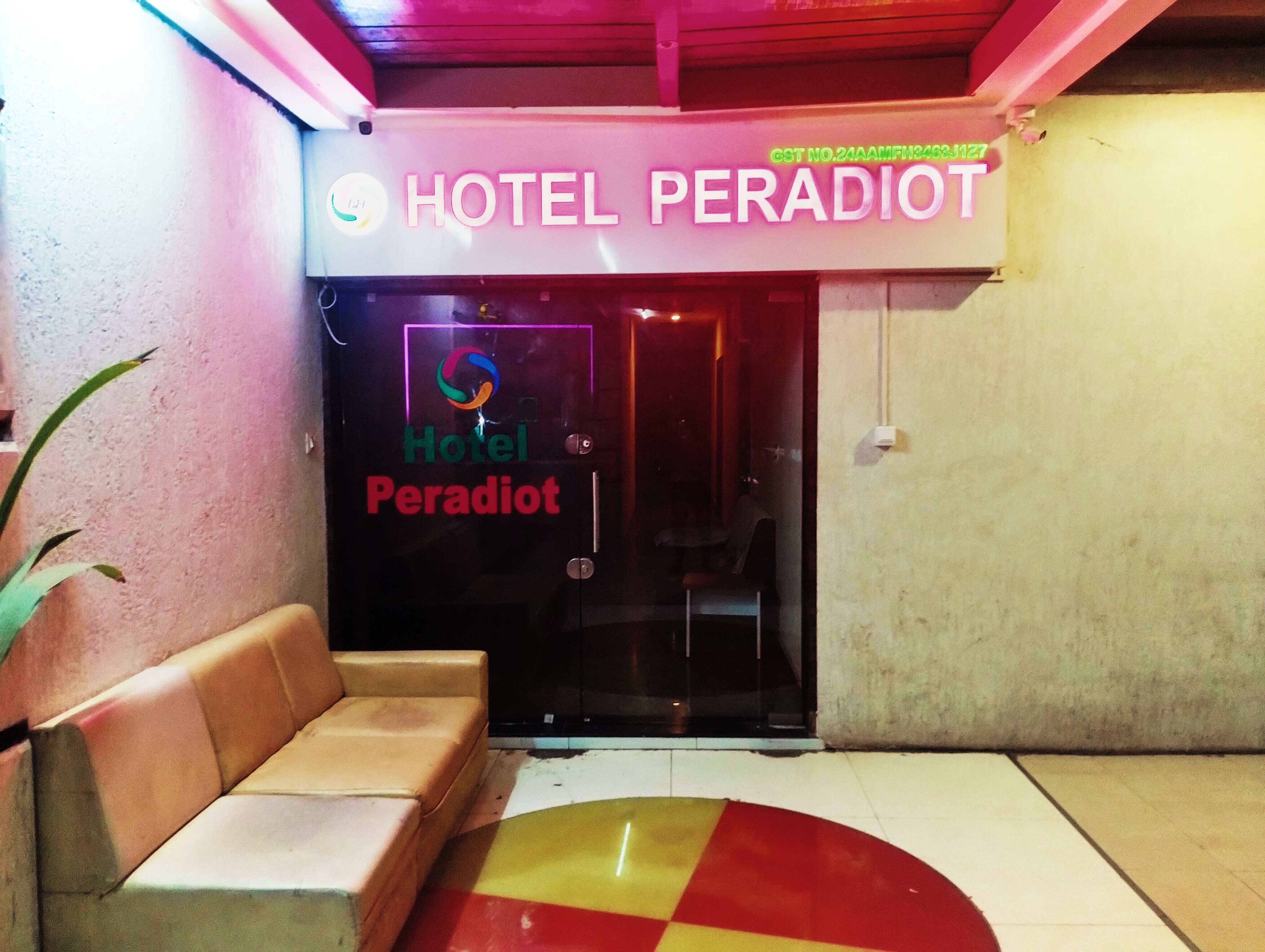Hotel Peradiot - Tap to explore photos