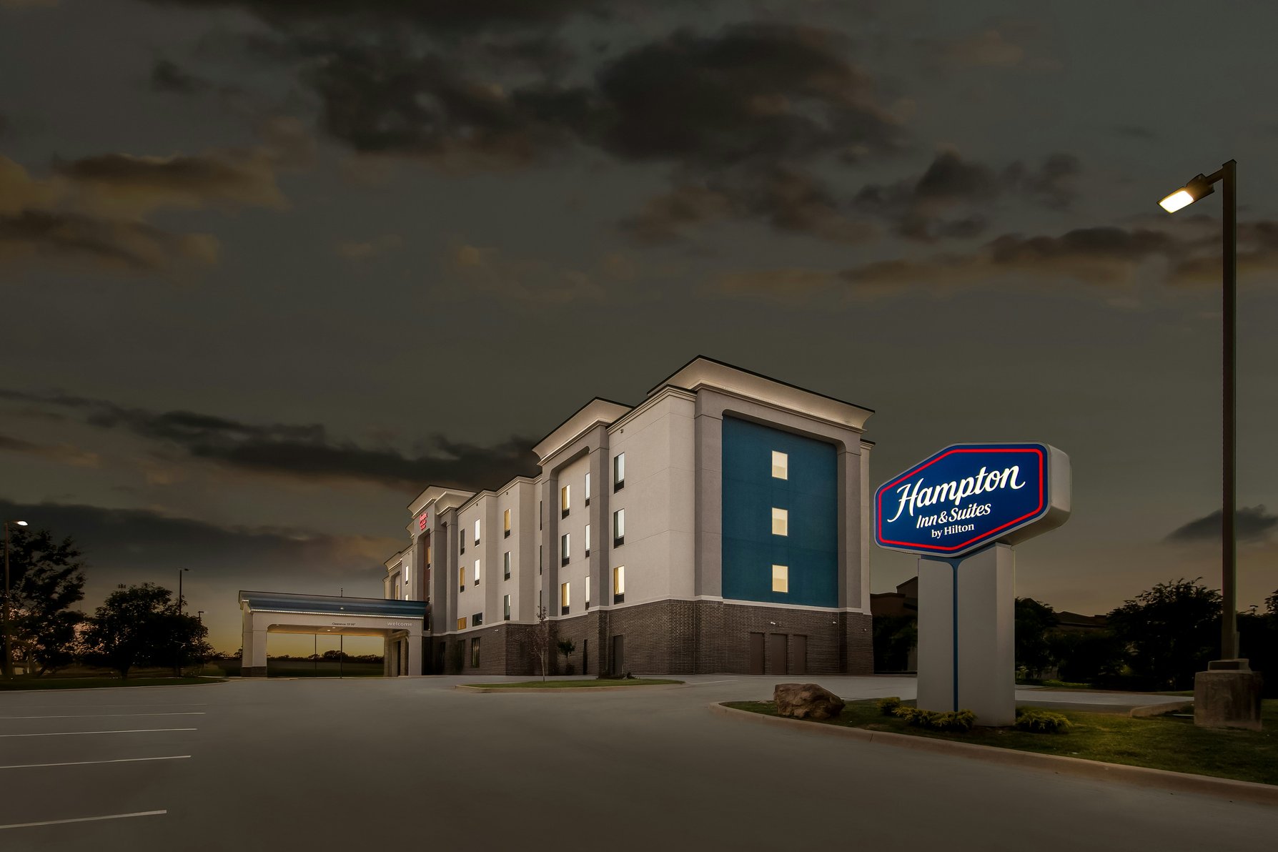 Hampton Inn & Suites by Hilton Pauls Valley - Tap to explore photos
