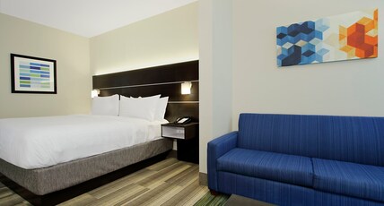 Holiday Inn Express & Suites Brookshire - Katy Freeway Room Type - 1 King Bed Suite