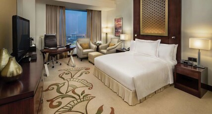 Conrad Dubai Room Type - KING DELUXE SEA VIEW