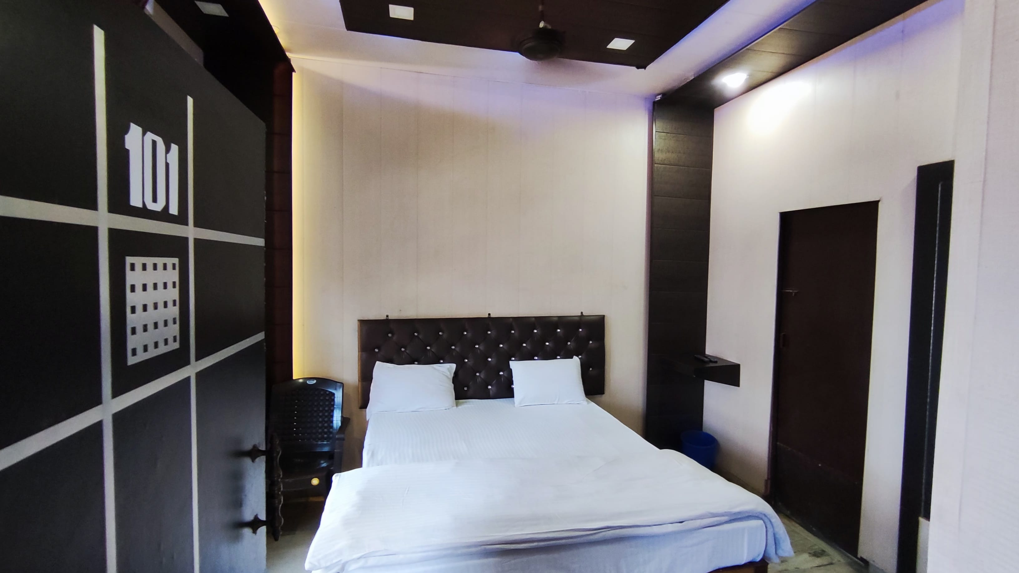 Neelam guest house, Bareilly - Tap to explore photos