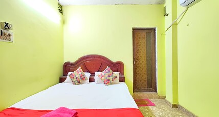 Sanskriti Guest House Varanasi Room Type - Deluxe AC Room