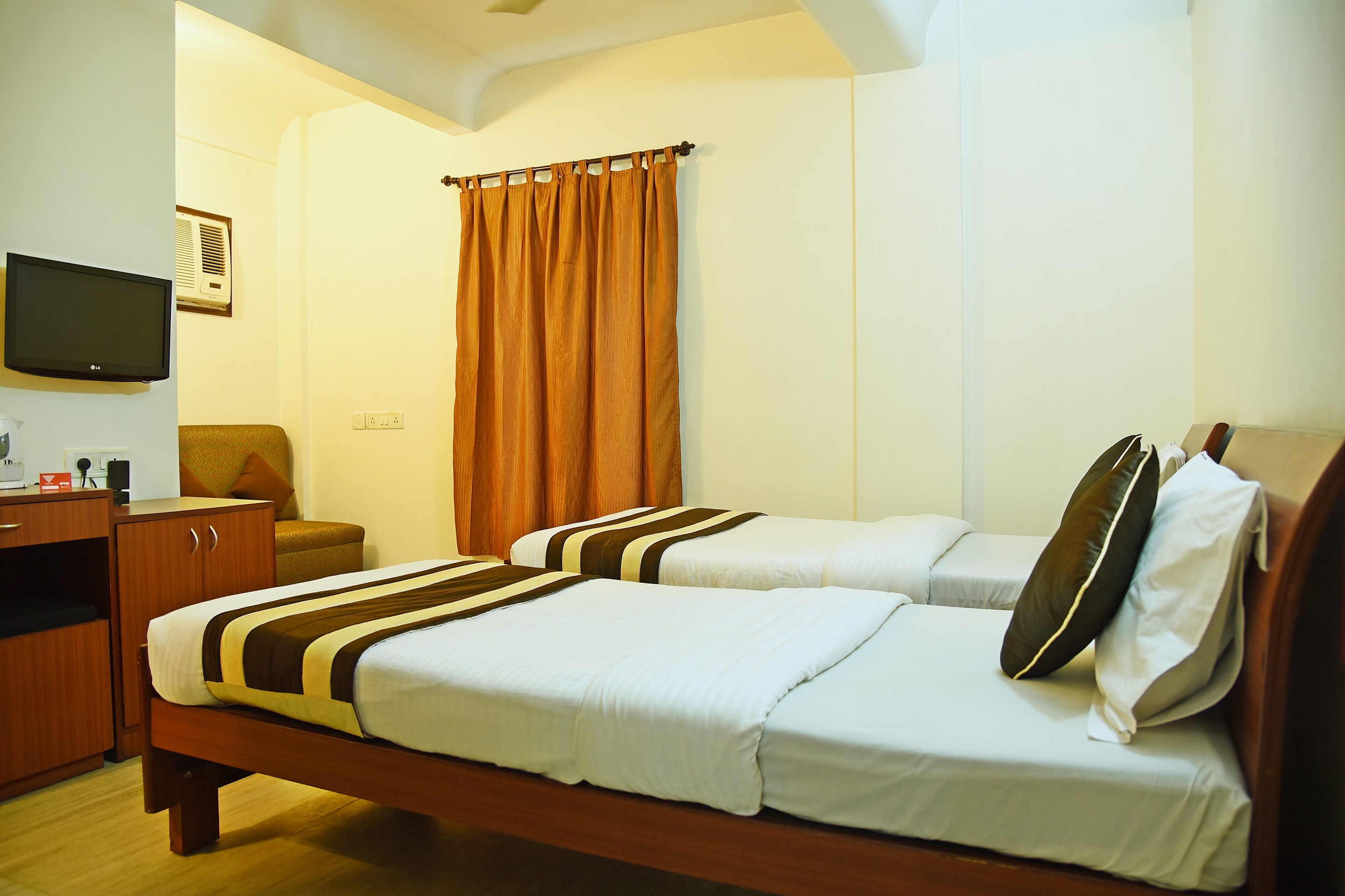 Second House - Tap to explore photos