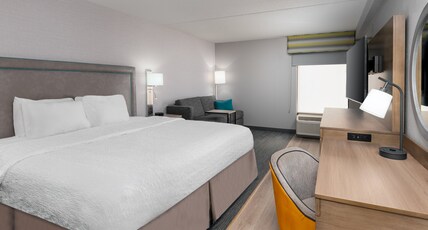 Hampton Inn by Hilton Hartford/Airport Room Type - 1 KING SOFABED PELOTON
