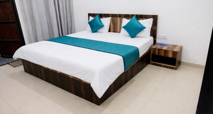 Nitharwal Palace Hotel Khatu Shyam Ji Room Type - Deluxe Room