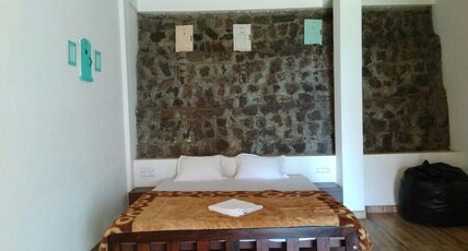 Mellows Homestay | Rooms & Wi-Fi Room Type - Rock Wall Room