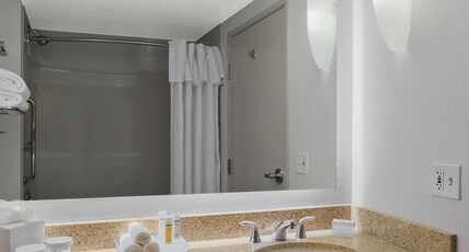 Homewood Suites by Hilton-Seattle-Downtown, WA Room Type - 2 QUEEN 1 BEDROOM STE NS