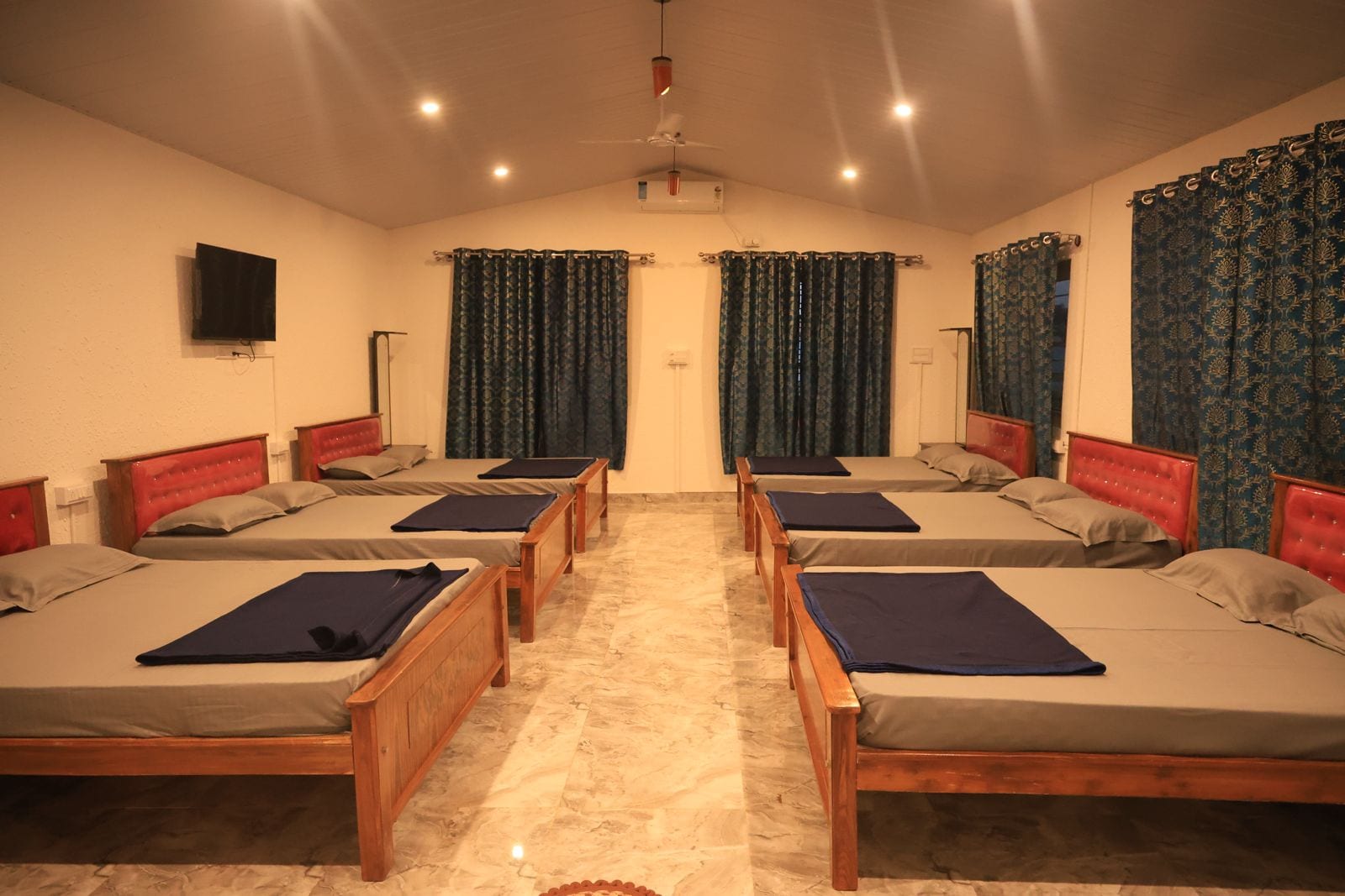 PUNAM PARAVASHA RESORT - Tap to explore photos