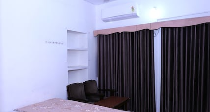 Bansal Guest House - 20 Steps Away from River Ganga Room Type - Deluxe A/c Room Bansal Guest House - 20 Steps Away from River Ganga Room Type - Deluxe A/c Room