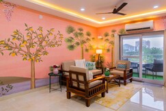 Vanya Abode Home With Parking