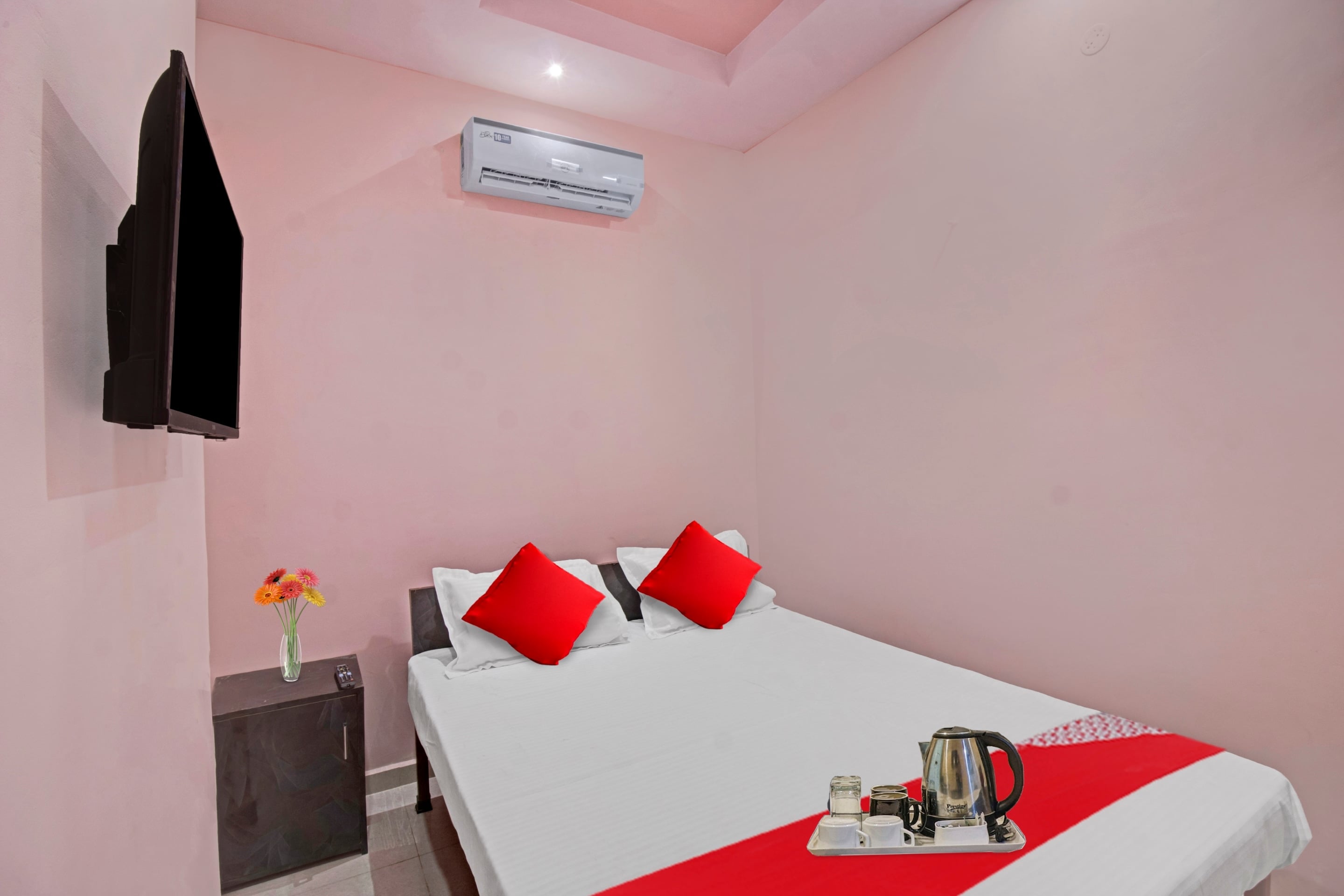 Hotel O by OYO R K Guest House - Tap to explore photos