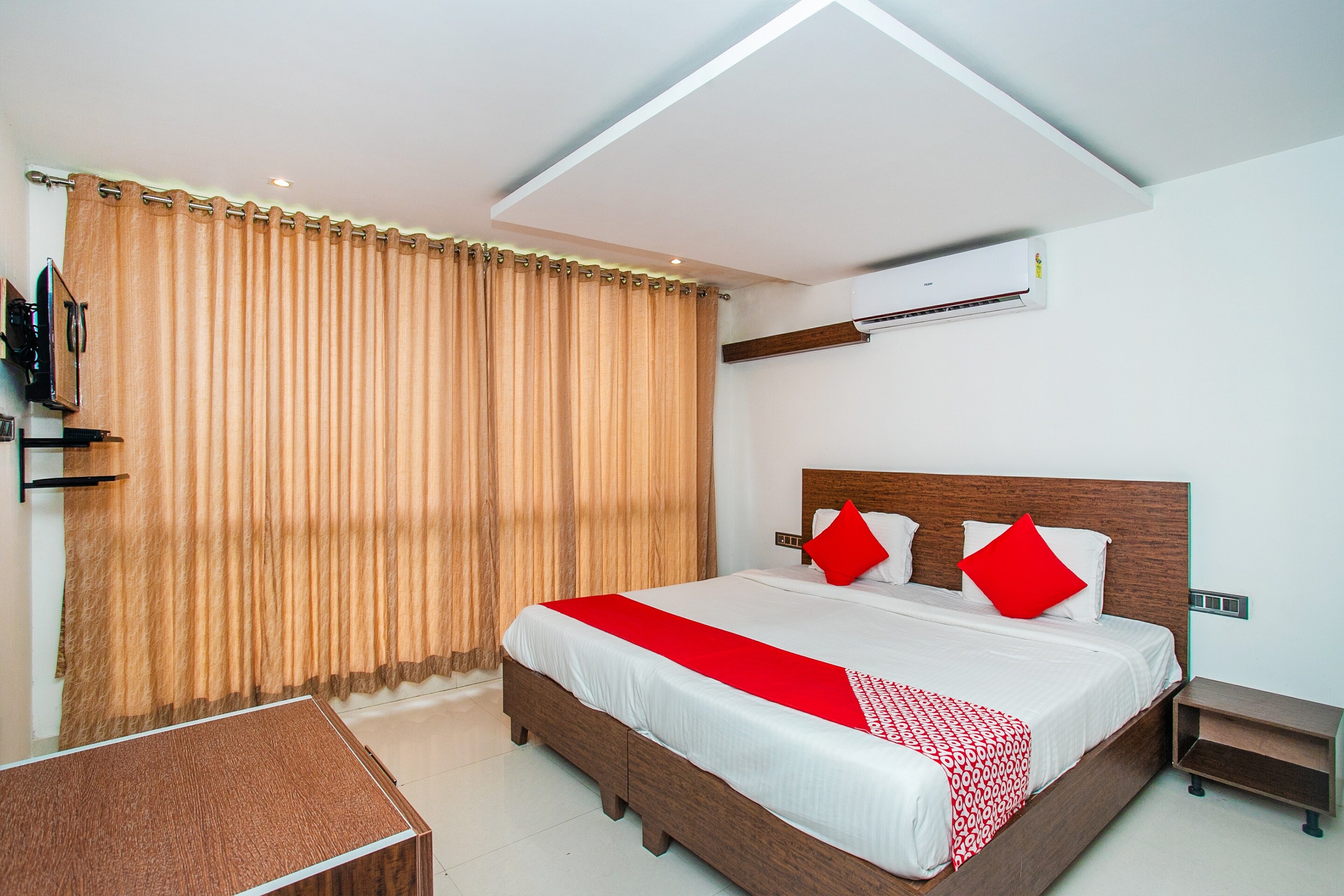 Hotel O Corner Golf View Near Embassy Golf Link Business Park - Tap to explore photos