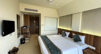 Hotel Grand Parivar Room Type - Deluxe Room