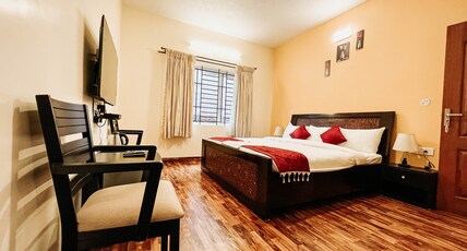 Purple Orchid by Xacro Xperiences Room Type - Standard King Room