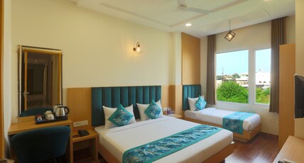 Regalia Grand by Delight Stay Room Type - Deluxe Triple Bed