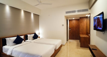 THE SOMNATH GATEWAY Room Type - Executive Twin Bed Room