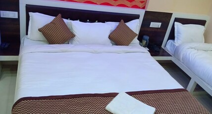 Hotel Sainath Chhindwara Room Type - Deluxe Double Air Cooled