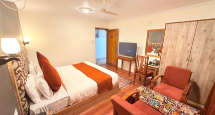 Hotel Kareem Residency Room Type - Deluxe Room AC Block B (Without Lift)