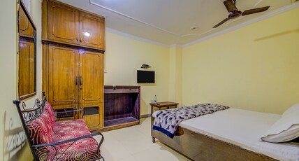 J.K House Room Type - Deluxe AC Room- Safe and Hygiene