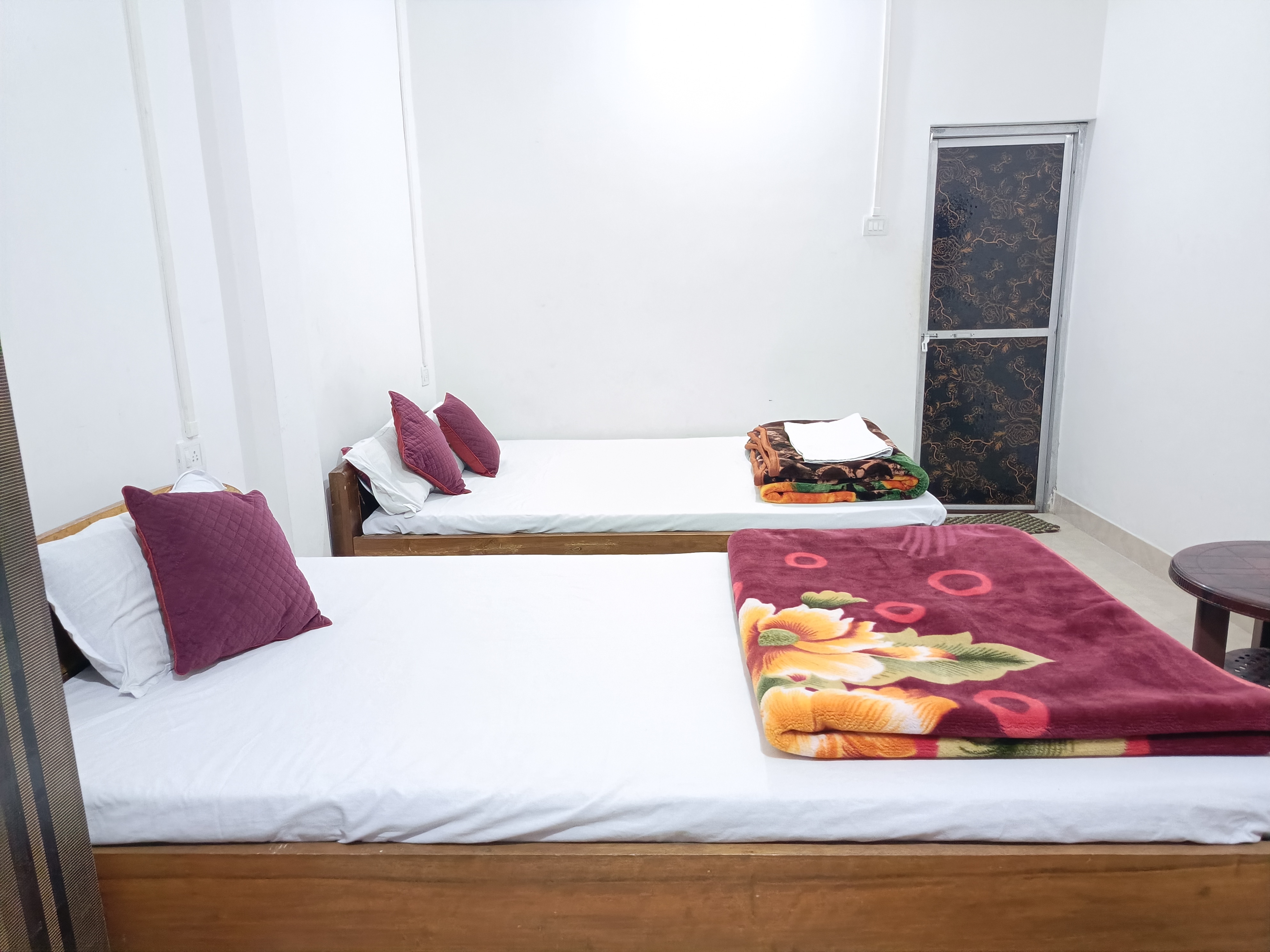 HYRAX HOME STAY - Tap to explore photos