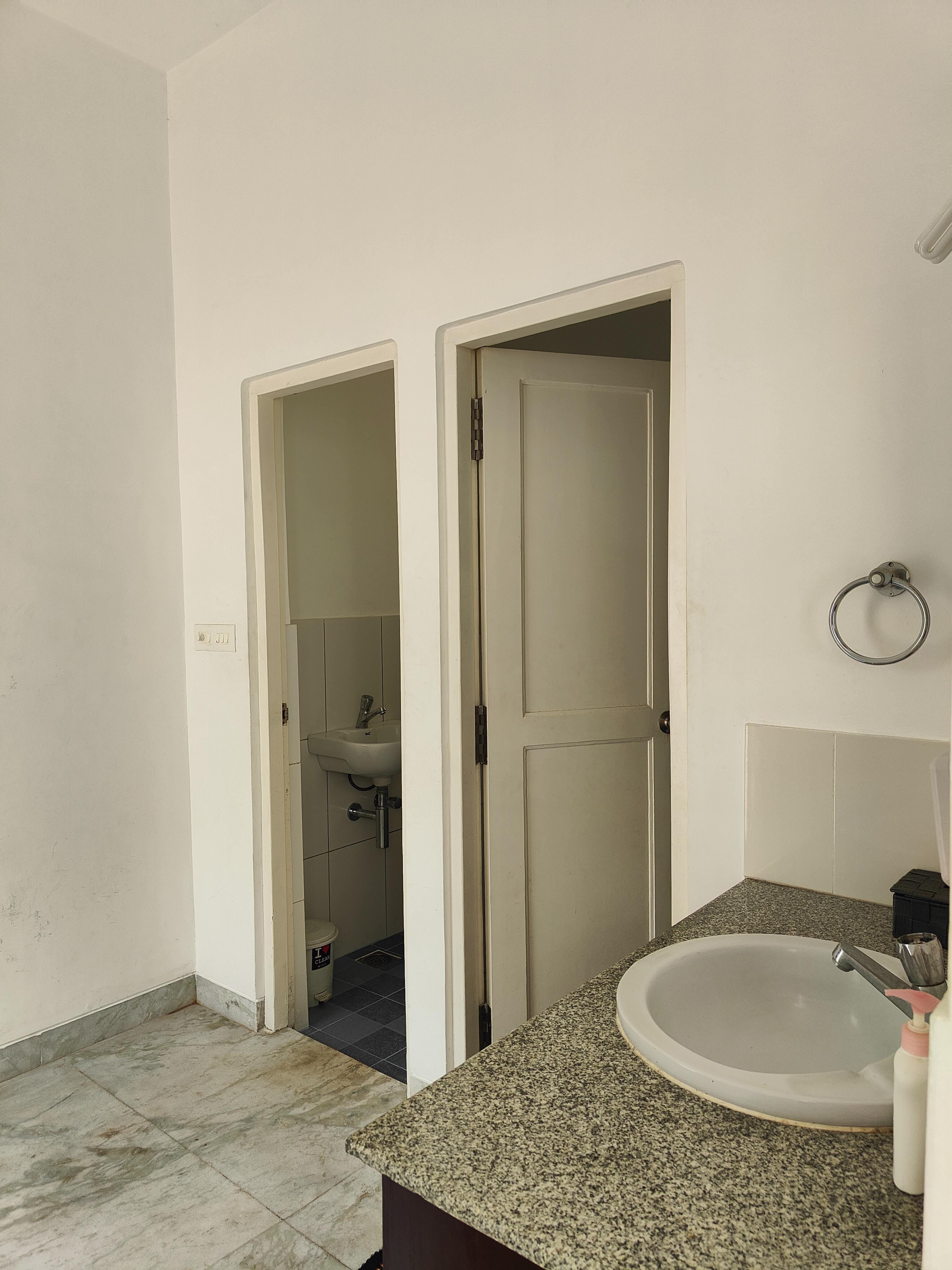 Luxury Home Stay - Tap to explore photos