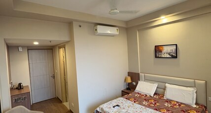 Omaxe luxury stay Room Type - DELUXE 
