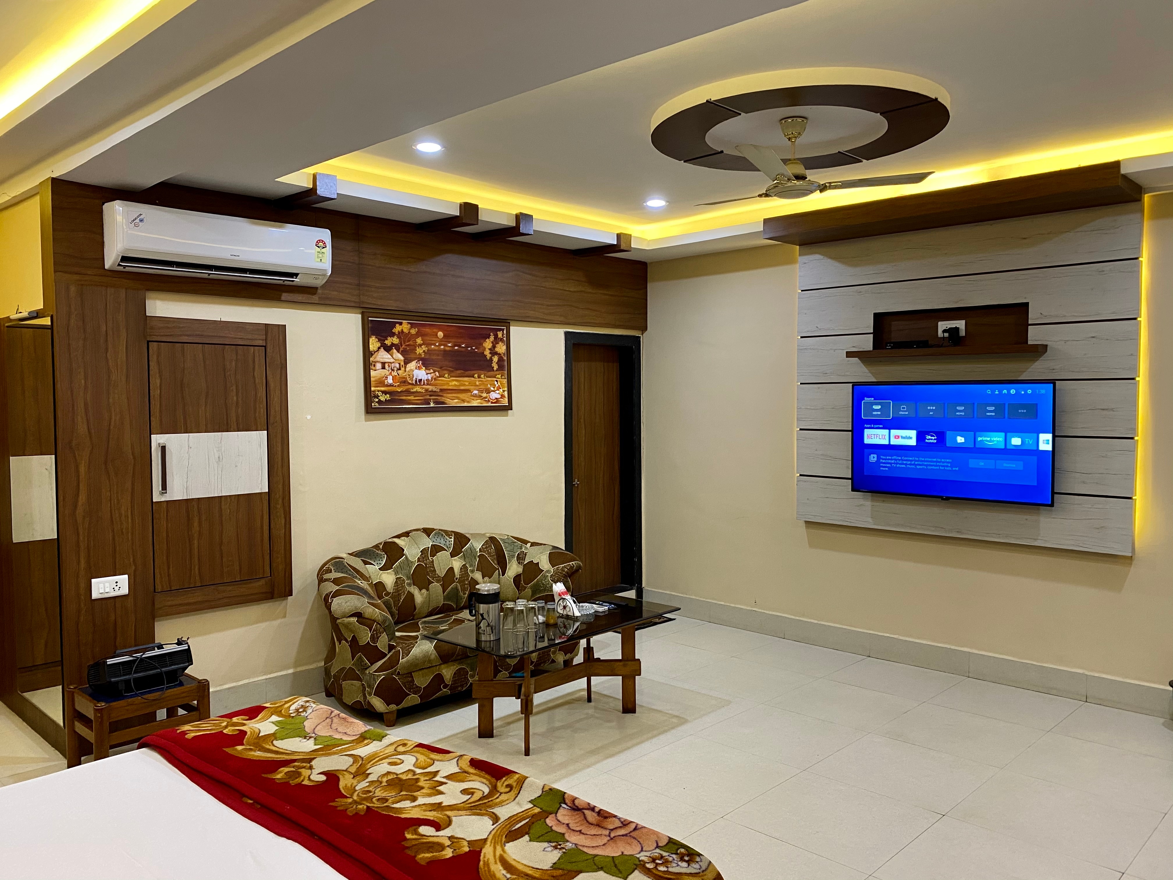 Hotel Vandana - Tap to explore photos