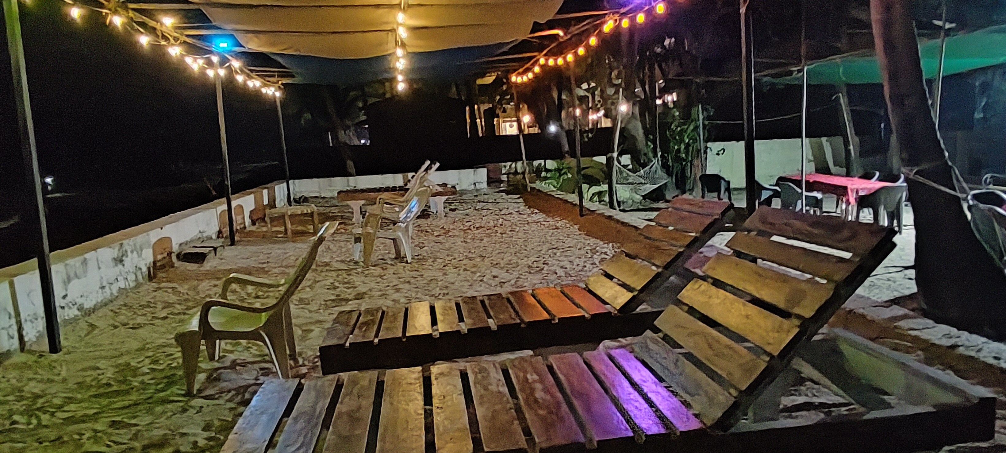 SAMSUNPRIDE BEACH RESORT - Tap to explore photos