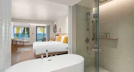 SAii Laguna Phuket Room Type - Club Ocean Front 1 King Bed