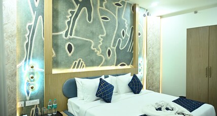 Singh Empire Room Type - Super Luxury Singh Suit with Balcony