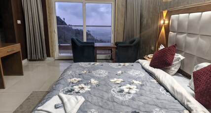 The green acres hotel & restaurant Room Type - Deluxe room