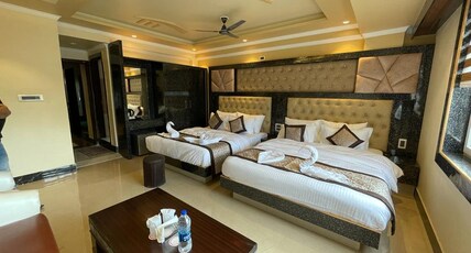 Hotel Lime Wood Inn (Near Dal Lake) Room Type - Family Deluxe Room (Hot + Cold AC) Hotel Lime Wood Inn (Near Dal Lake) Room Type - Family Deluxe Room (Hot + Cold AC)