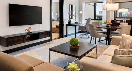 Crowne Plaza Manama (Bahrain) Room Type - 1 King 1 Bedroom Suite