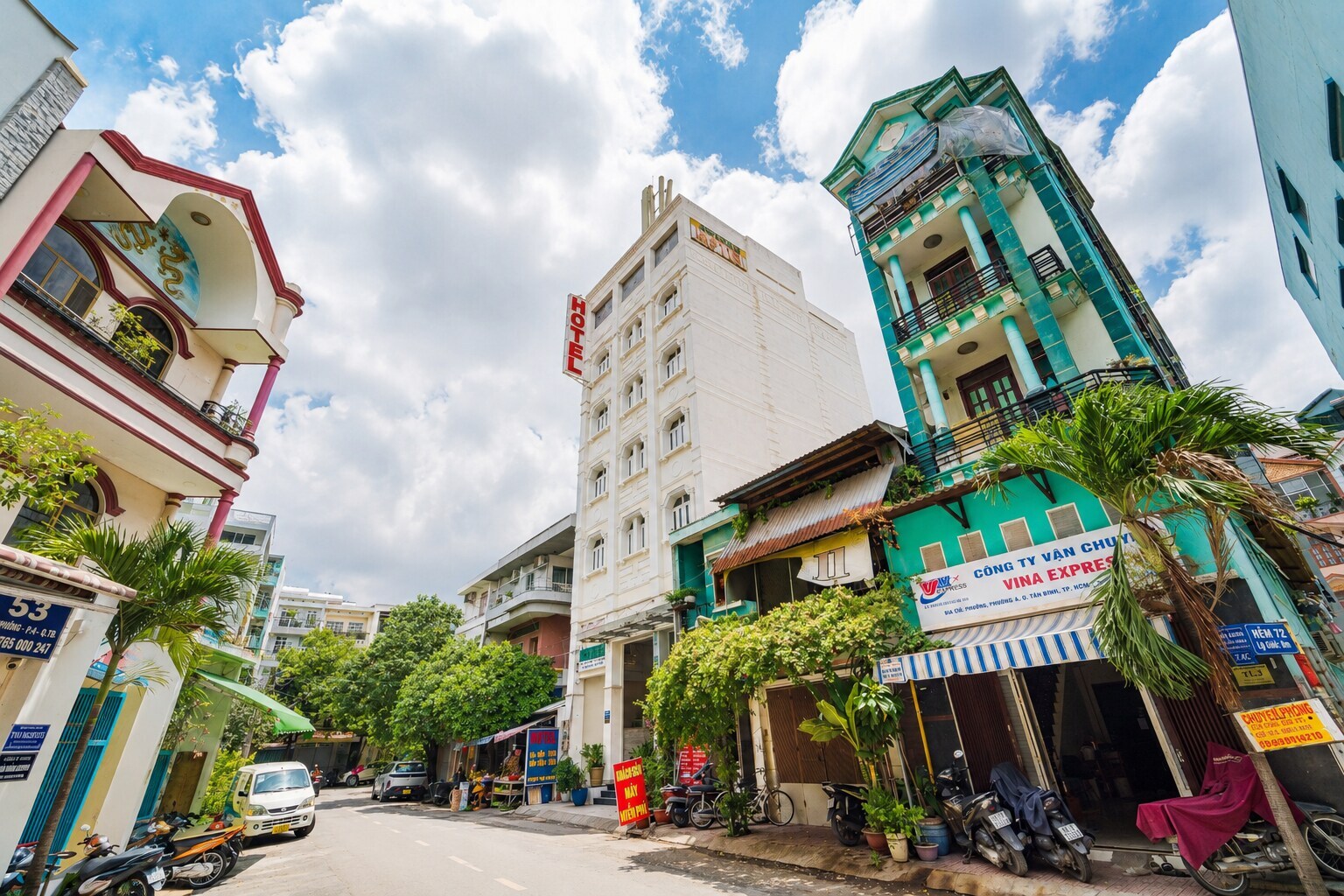 Collection O Dinh Dinh 2 - Near T3 - Tap to explore photos
