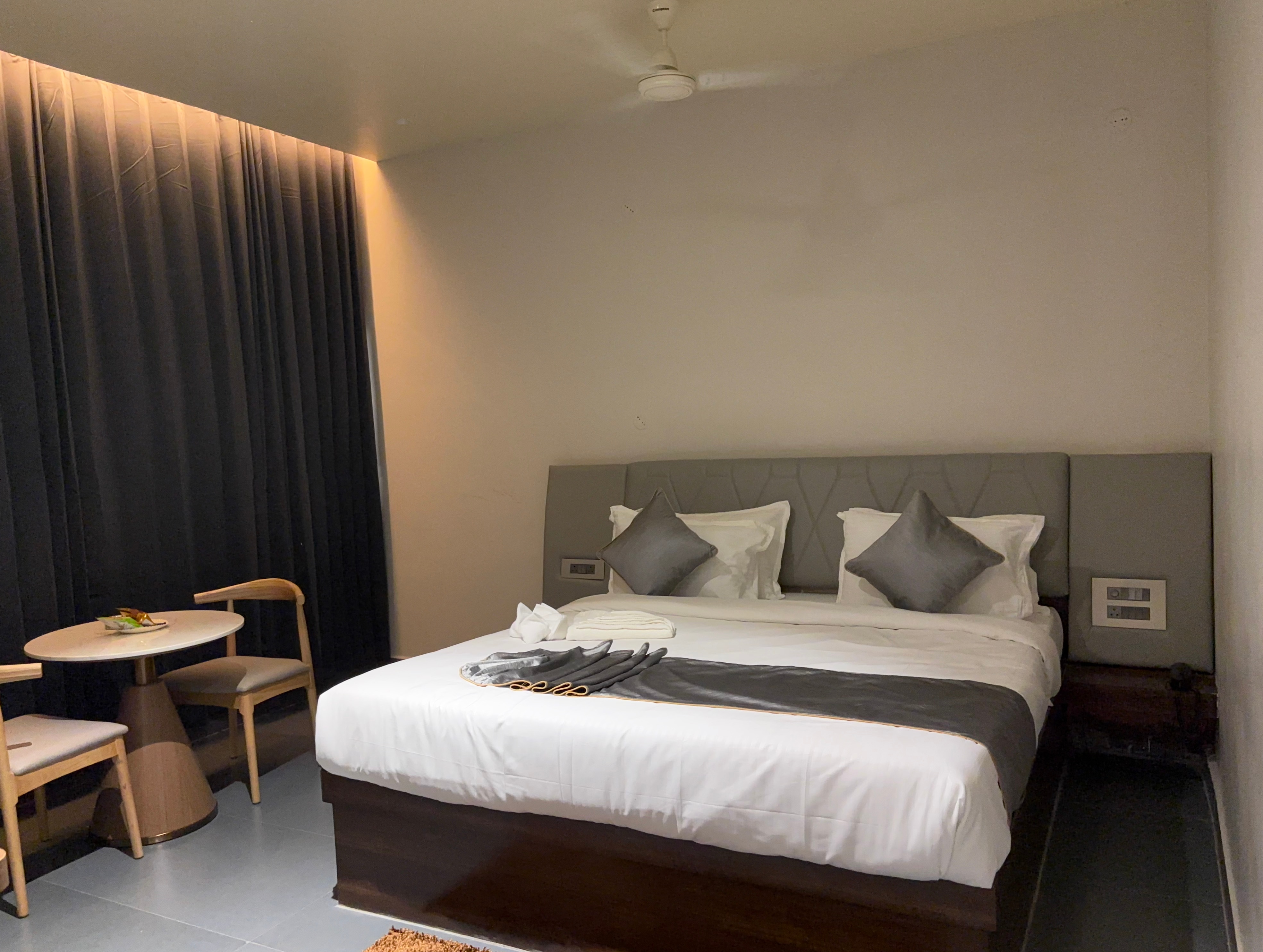 Hotel Kushi Grand - Tap to explore photos