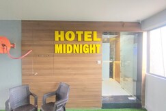Hotel Midnight
