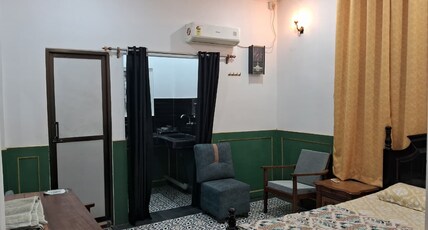 THE RED ROOF INN Room Type - Bedroom 2