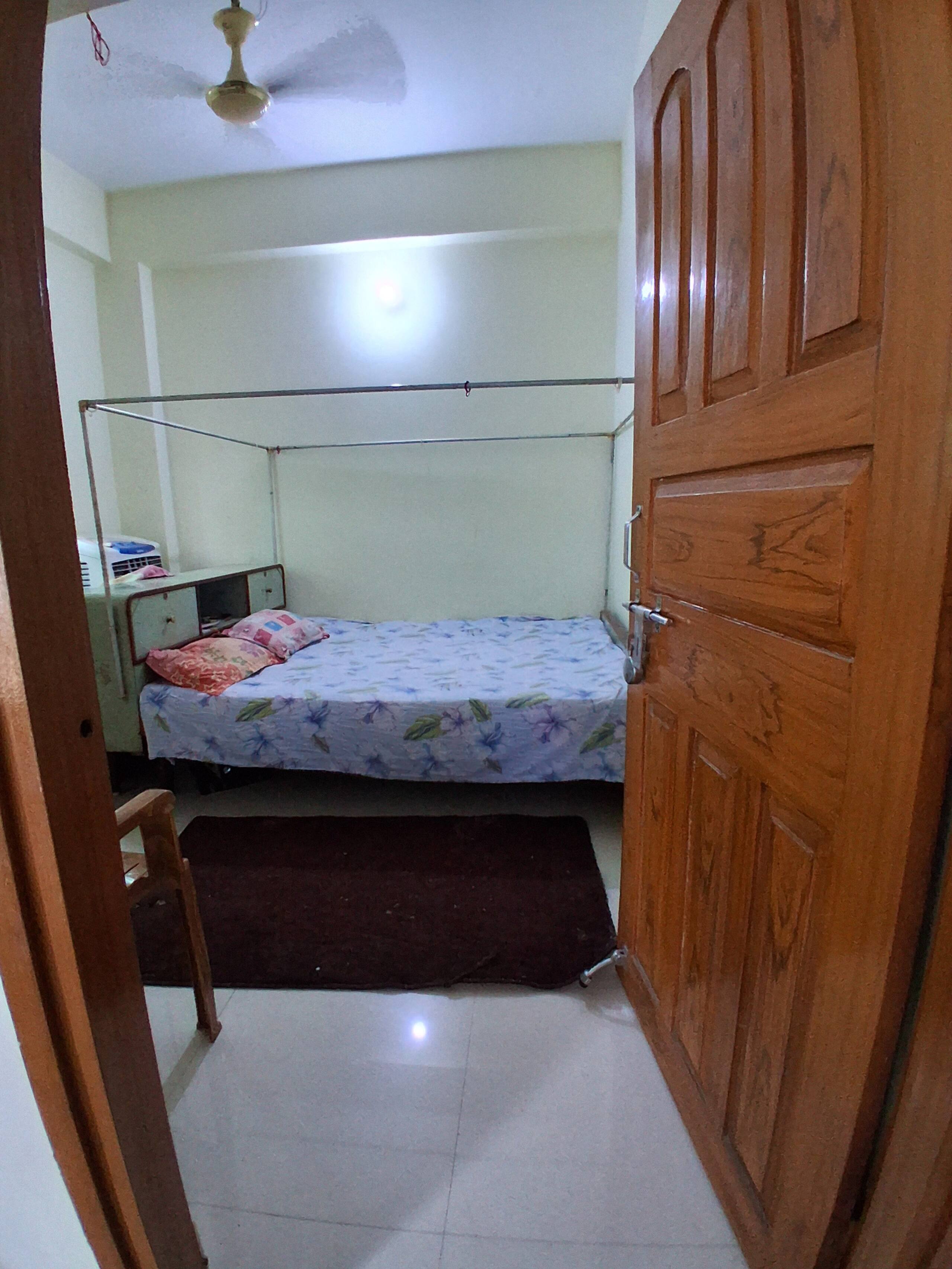neat and clean room 5 min far from baba mandir - Tap to explore photos