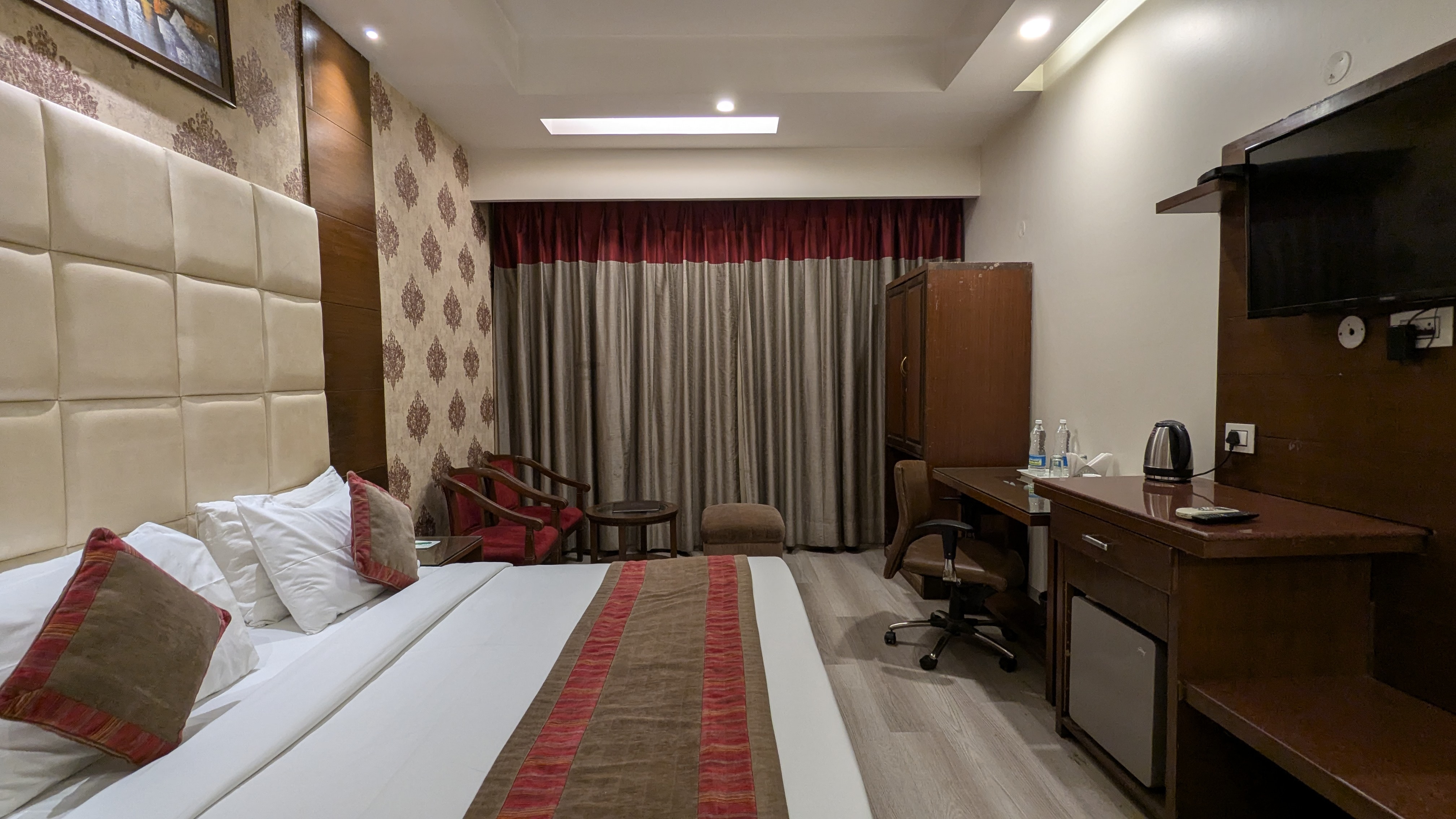 Hotel Shagun - Tap to explore photos